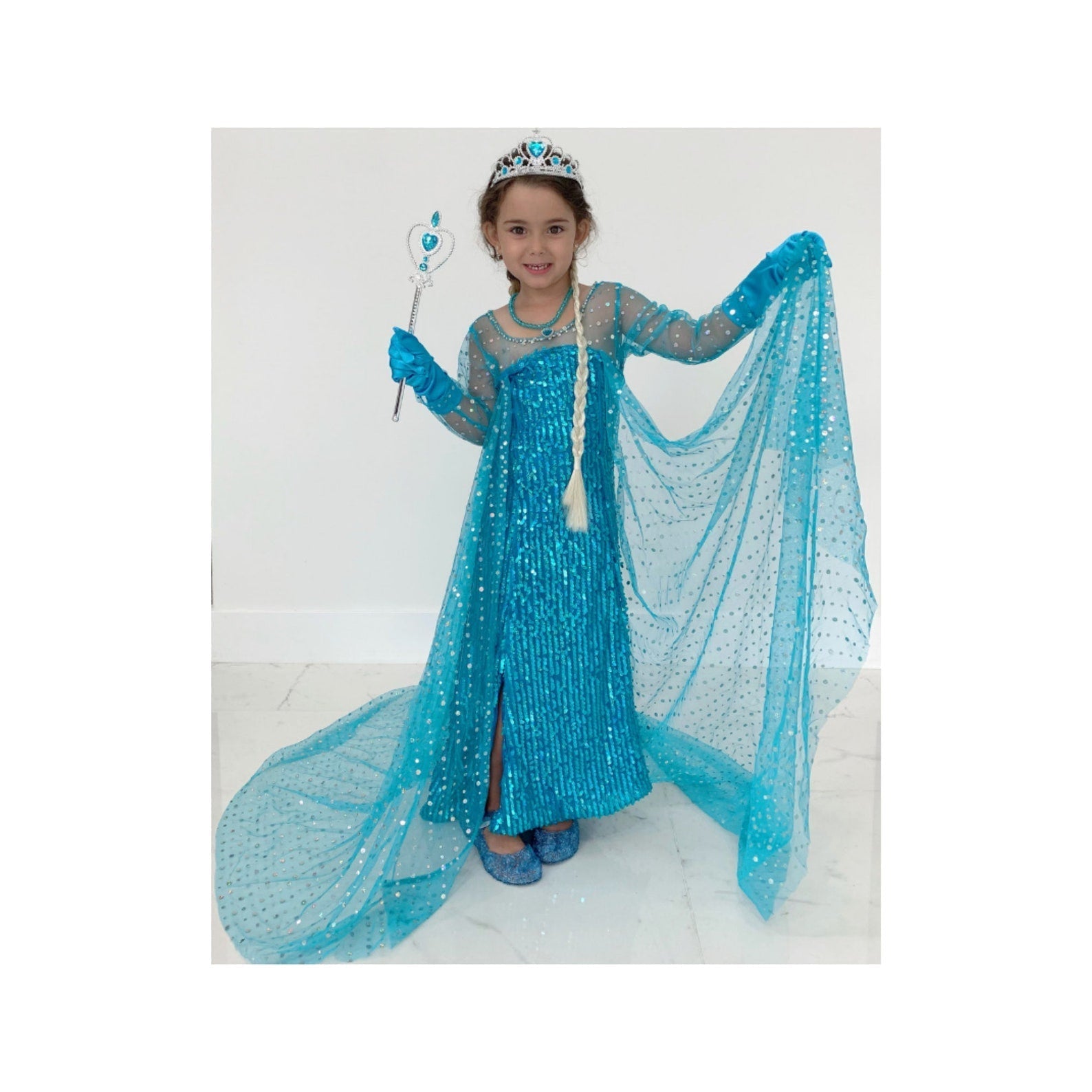 Shimmering Ice Queen: Elsa Costume and Dress for a Magical Experience